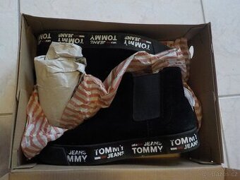 Tommy Hilfiger celokožene boty vel 38