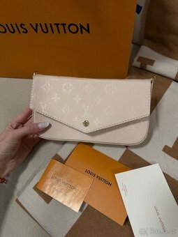 Louis Vuitton Pochette Kabelka