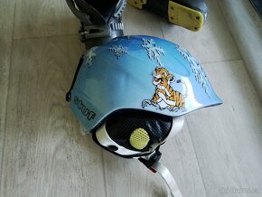 Dětská helma na lyžování