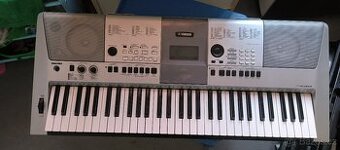 Yamaha PSR E413