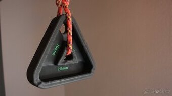 🧗 Přenosný hangboard / tréninková pomůcka pro lezce