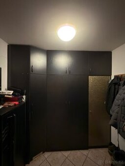 Velká šatní skřiň