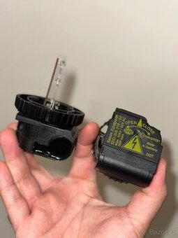 Předřadník xenon Hella D2S i s výbojkou