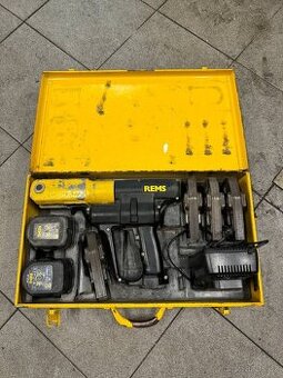 Akumulátorový radiální lis REMS