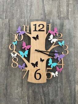 Dřevěné hodiny Amadea