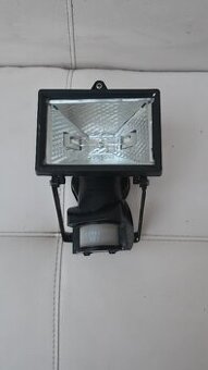 Massive venkovní světlo s čídlem na pohyb