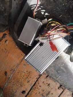 Řídící jednotka  60v