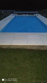 Solární bazénová plachta