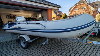 Motorový člun Honwave T35-AE, 15HP + nákladní přívěs CBS