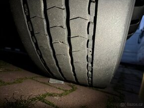 2x pneu Michelin vodící 265/70/19.5