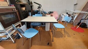 STAROŽITNÉ ŽIDLE a STŮL 60. léta