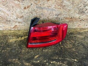 PRAVÉ ZADNÍ SVĚTLO AUDI A4 B8 SEDAN