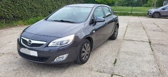 Opel Astra J