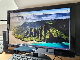 LG Flatron 22 palců