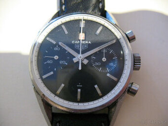 HEUER CARRERA VINTAGE chrono s červenou datovkou ve 12 hodin