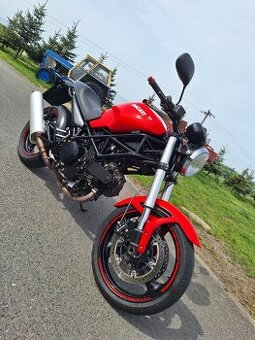 Ducati Monster 695