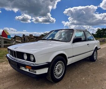 BMW E30 320i coupe klima/bez šíbru