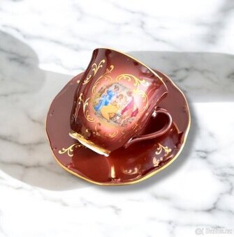 Porcelánový kávový šálek, hnědý hrneček Tři Grácie Slavkov