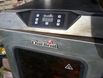 Char Broil udírna s dýmboxem