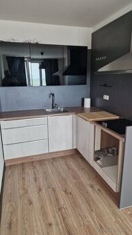 Pronájem bytu 2+kk po kompletní rekonstrukci. - 1