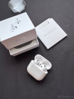 apple airpods 4 s potlacenim hluku