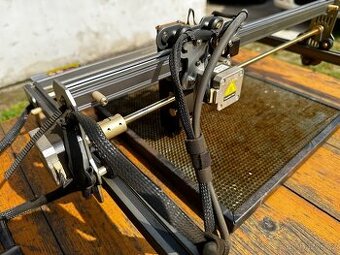 Gravírovací a řezací laser Creality Falcon 10 W