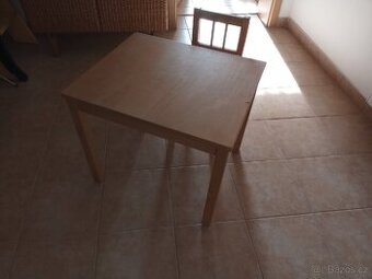 Dětský stůl s židli