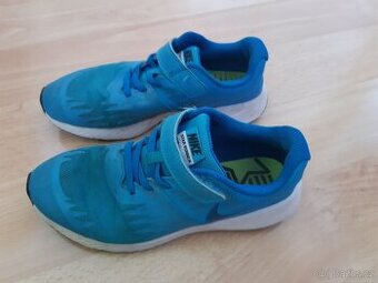 Botasky zn.  Nike vel. 34