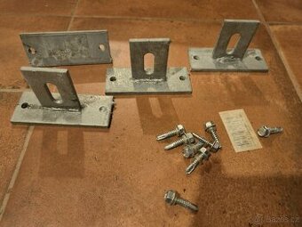 22x Sada držáků plotového pole k přišroubování na holý sloup