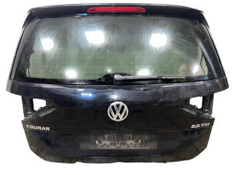 Páté dveře černá metalíza LC9X VW Touran 5T r.v. 2016