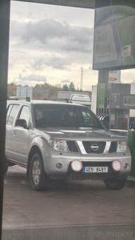 Nissan pathfinderR51