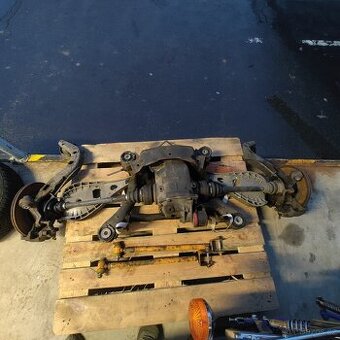 BMW E46 328i zadní náprava zavařený dif