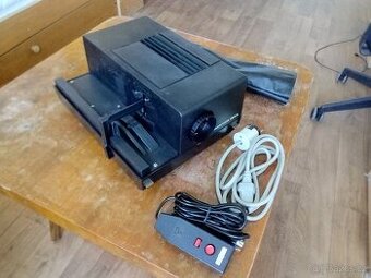 Diaprojektor PRAKTICA 150A