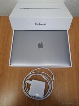 Macbook Air 13 palců M1 chip 16GB RAM 256 SSD 236 cyklů