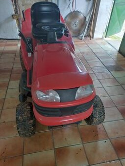 Sekací traktor Jonsered