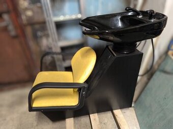 Kadeřnický mycí box