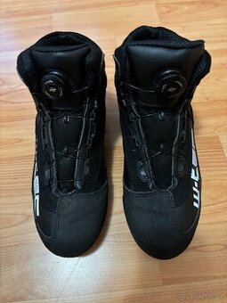Boty w-tec