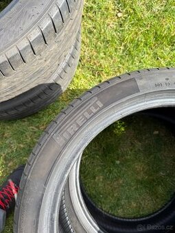 Prodám 2 kusy pneu 245/40r19