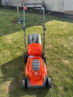 Elektrická sekačka Husqvarna LC 141C - jako nová