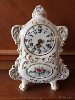 Porcelánové hodiny k vánocům