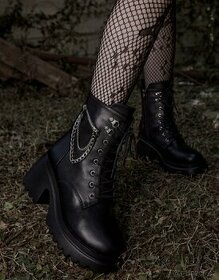 Gothic punk dámské boty s platformou a řetízkem - 1