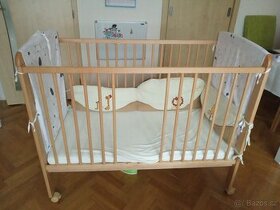 Dětská postýlka pro kojence a batolata