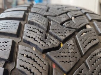 Zimní pneu 215/55 r16