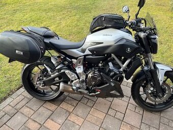 Yamaha MT 07 - 1