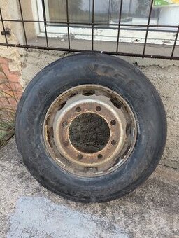Nová pneu 265/70 R19.5