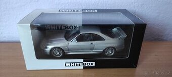 Modely aut 1/24 - NISSAN (Whitebox, Welly) - 1