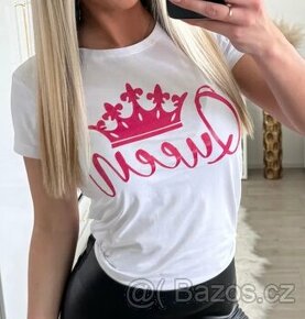 Bílé dámské tričko s růžovým nápisem Queen