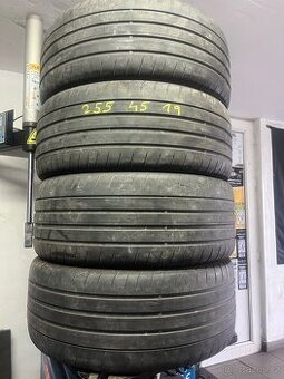 255/45/19 GOODYEAR EAGLE F1 - 1