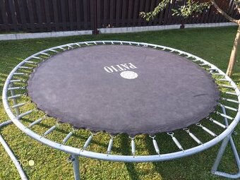 Trampolína