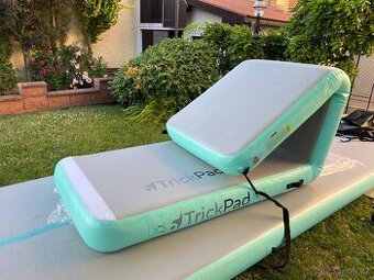 Prototyp nafukovací trampolíny - airtrack air triangle